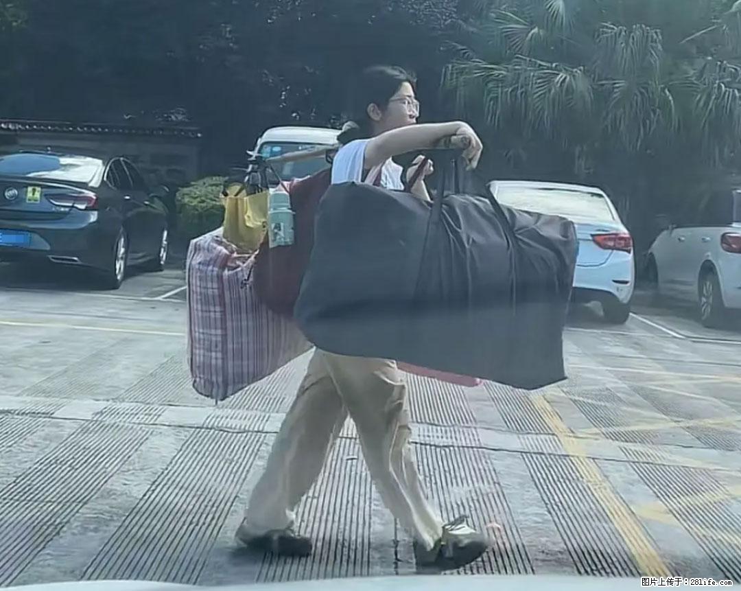 全网追的“扁担女孩”，找了一份暑假工，时薪12元 - 呼伦贝尔生活资讯 - 呼伦贝尔28生活网 hlbe.28life.net